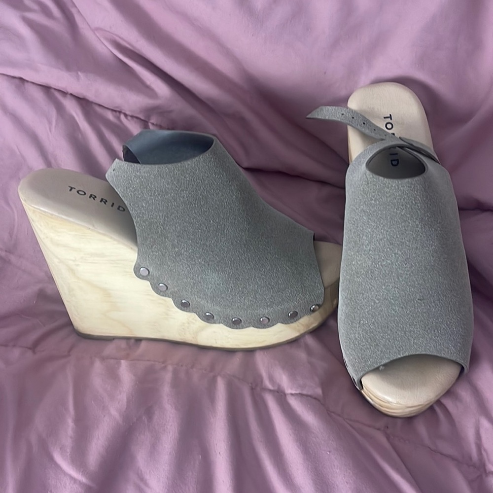 Torrid Wedges